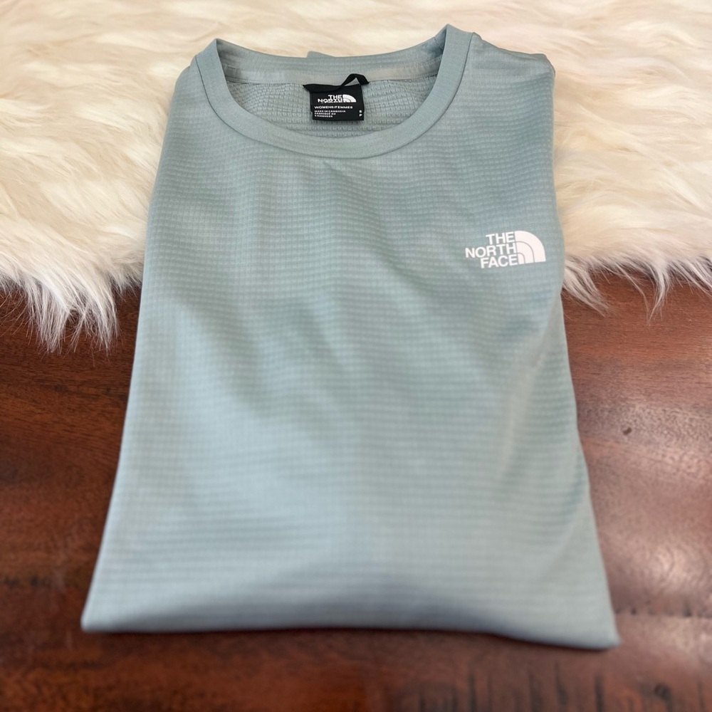 The North Face Women’s Long Sleeve Performance Top Size S Waffle Knit Thumb Hole
